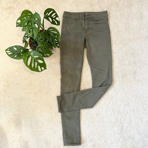 Green jeggings